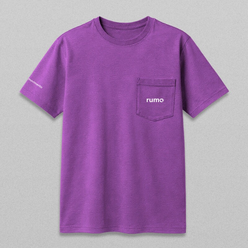 Camiseta com Bolso Unissex Roxa Camiseta com Bolso Unissex Roxa